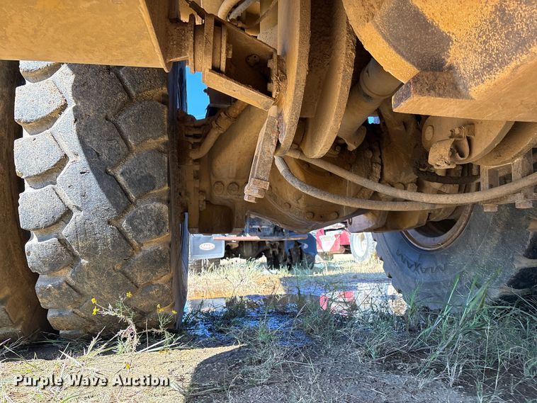 image for item DV5004 1998 Caterpillar 769D haul truck