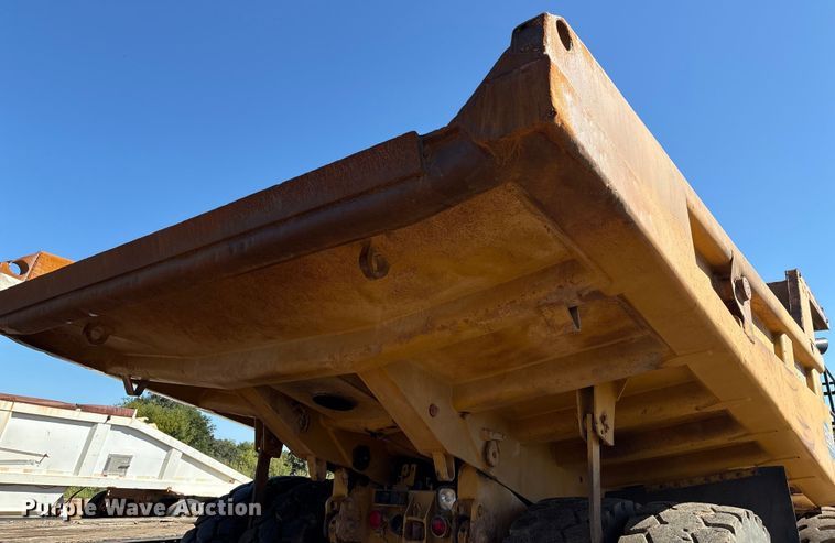 image for item DV5004 1998 Caterpillar 769D haul truck