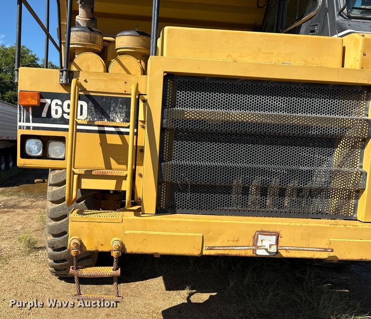 image for item DV5004 1998 Caterpillar 769D haul truck