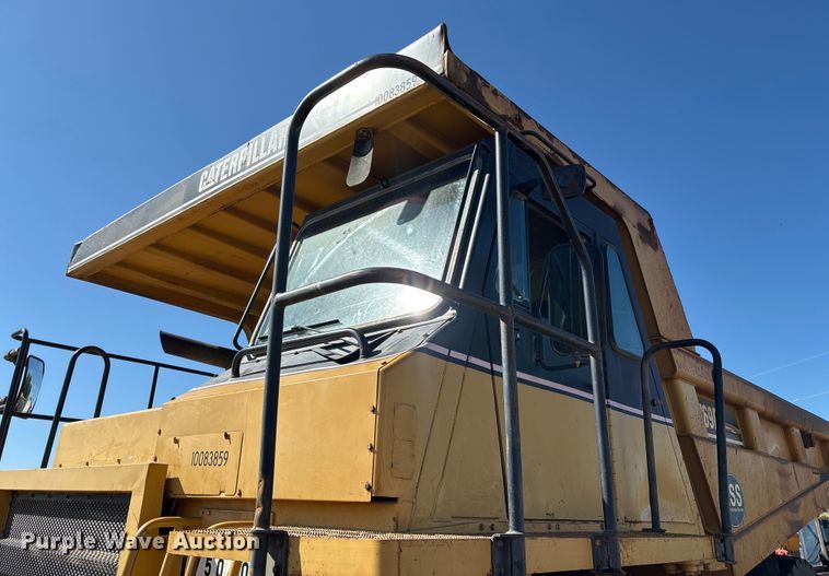 image for item DV5004 1998 Caterpillar 769D haul truck