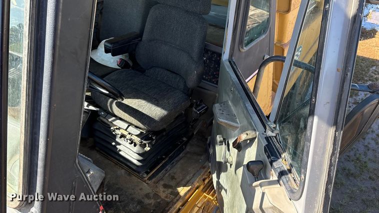 image for item DV5004 1998 Caterpillar 769D haul truck