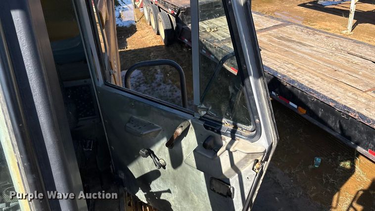 image for item DV5004 1998 Caterpillar 769D haul truck