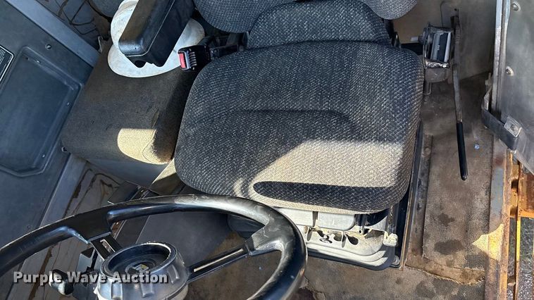 image for item DV5004 1998 Caterpillar 769D haul truck