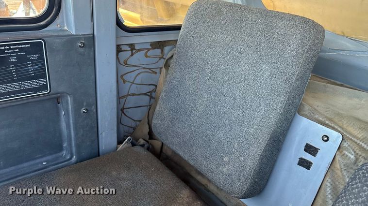 image for item DV5004 1998 Caterpillar 769D haul truck