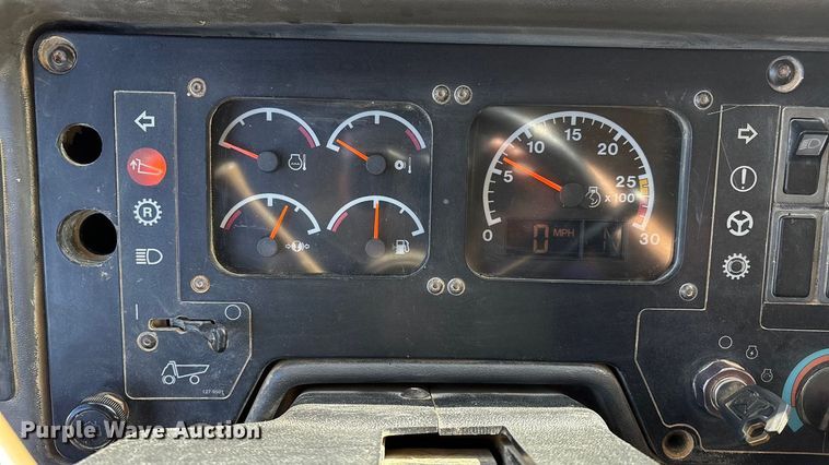 image for item DV5004 1998 Caterpillar 769D haul truck