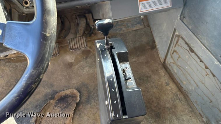 image for item DV5004 1998 Caterpillar 769D haul truck