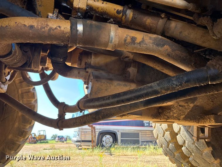 image for item DV5004 1998 Caterpillar 769D haul truck