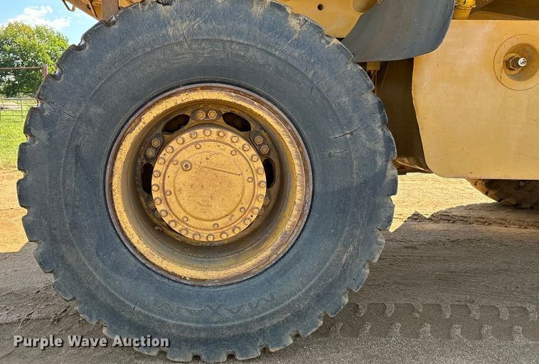 image for item DV5004 1998 Caterpillar 769D haul truck