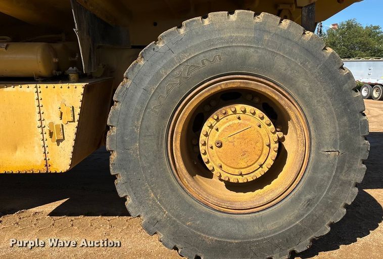 image for item DV5004 1998 Caterpillar 769D haul truck