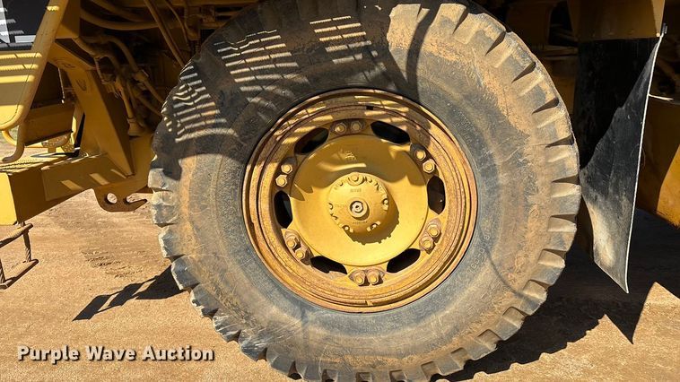 image for item DV5004 1998 Caterpillar 769D haul truck