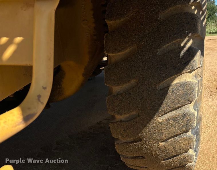 image for item DV5004 1998 Caterpillar 769D haul truck