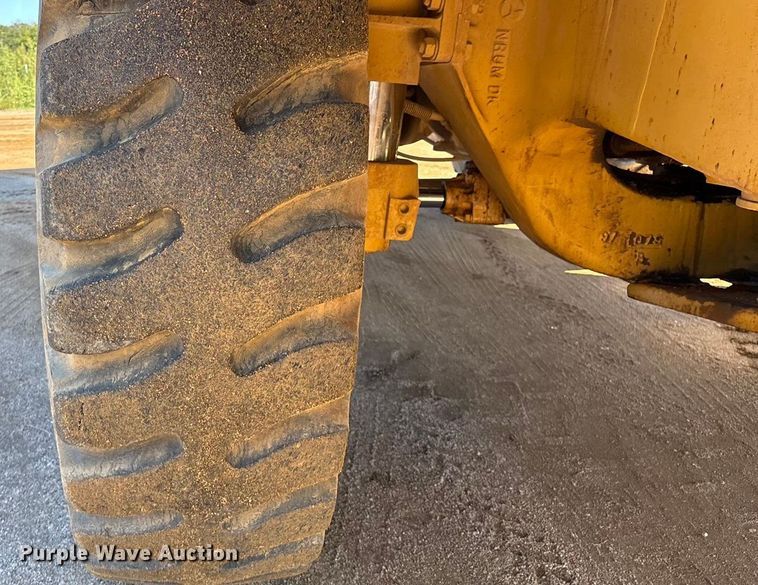 image for item DV5004 1998 Caterpillar 769D haul truck