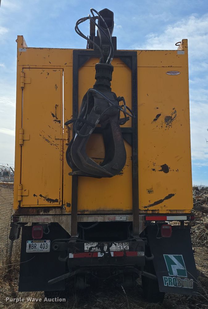 image for item DW3154 2000 Sterling L9500 grapple truck