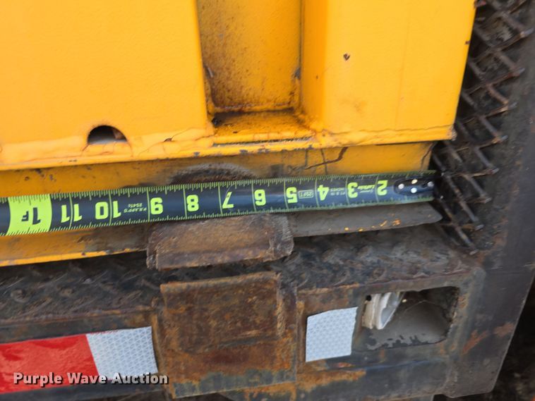 image for item DW3154 2000 Sterling L9500 grapple truck