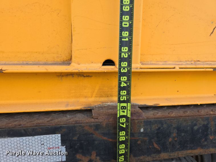 image for item DW3154 2000 Sterling L9500 grapple truck