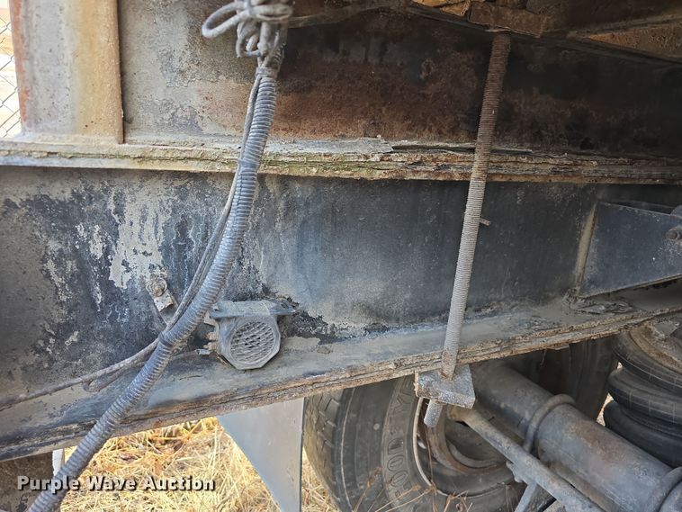 image for item DW3154 2000 Sterling L9500 grapple truck