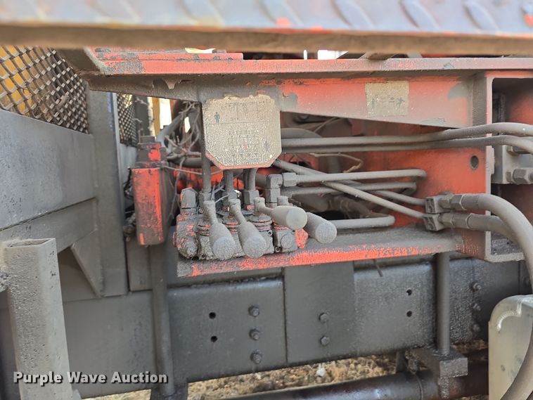 image for item DW3154 2000 Sterling L9500 grapple truck