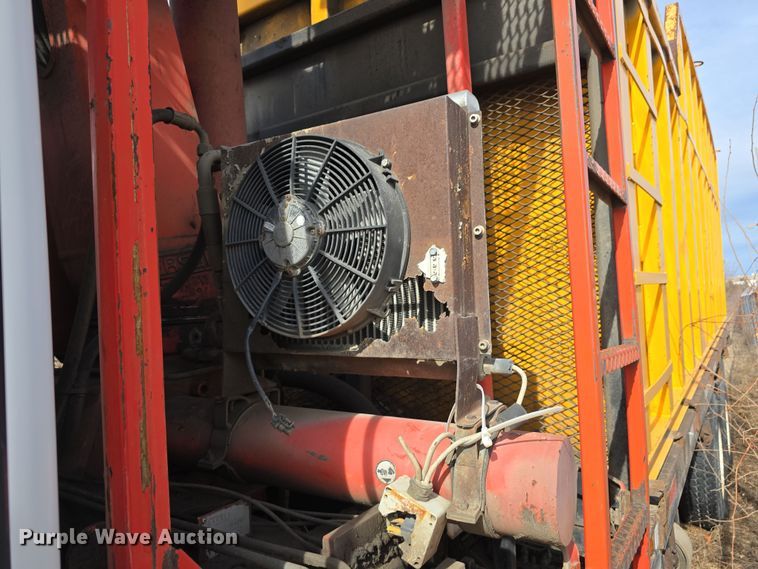 image for item DW3154 2000 Sterling L9500 grapple truck