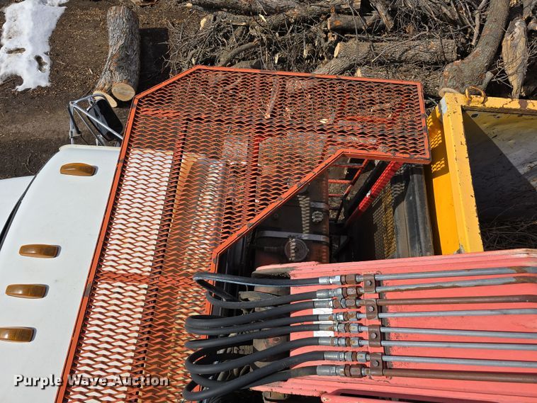 image for item DW3154 2000 Sterling L9500 grapple truck