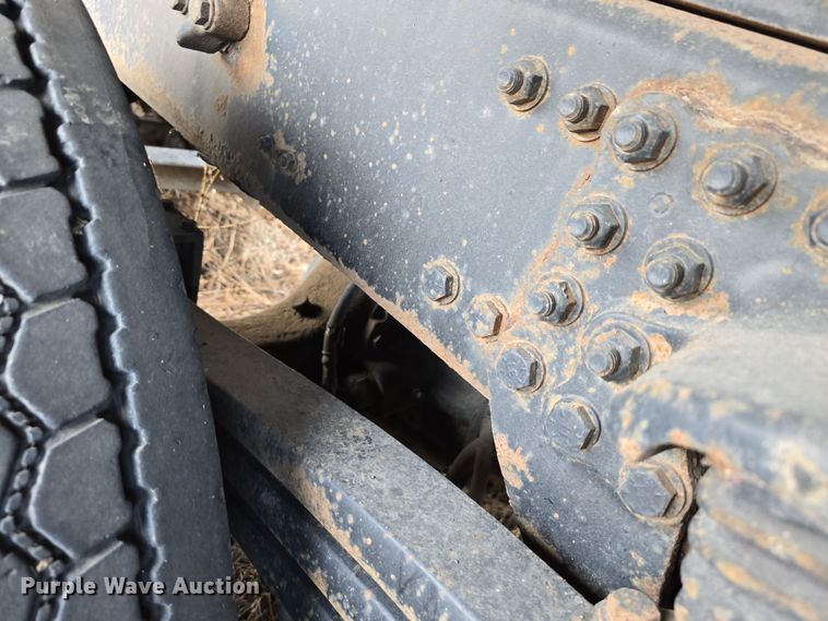 image for item DW3154 2000 Sterling L9500 grapple truck