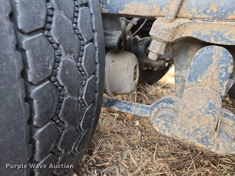 image for item DW3154 2000 Sterling L9500 grapple truck