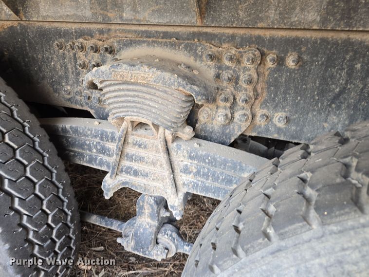 image for item DW3154 2000 Sterling L9500 grapple truck