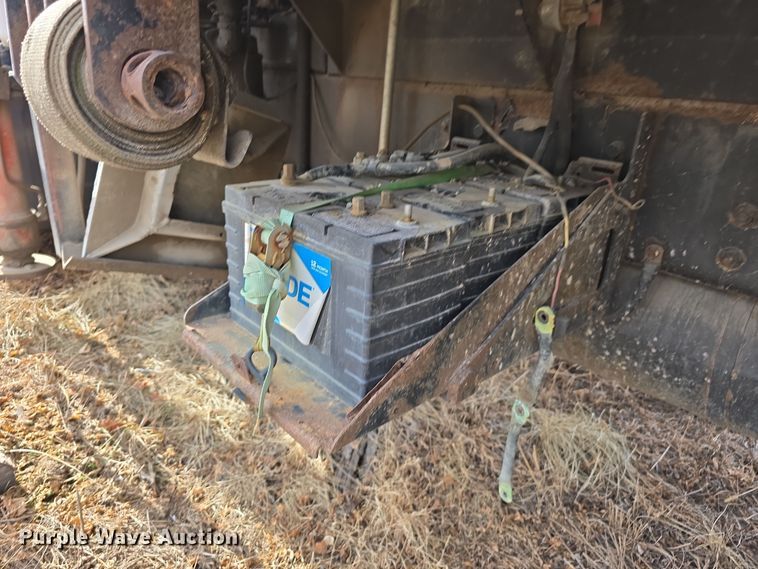 image for item DW3154 2000 Sterling L9500 grapple truck