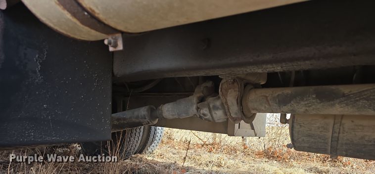 image for item DW3154 2000 Sterling L9500 grapple truck