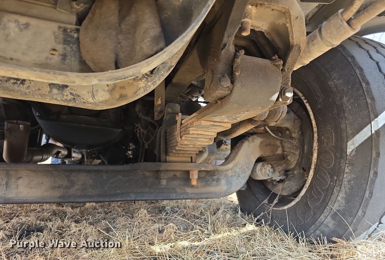 image for item DW3154 2000 Sterling L9500 grapple truck