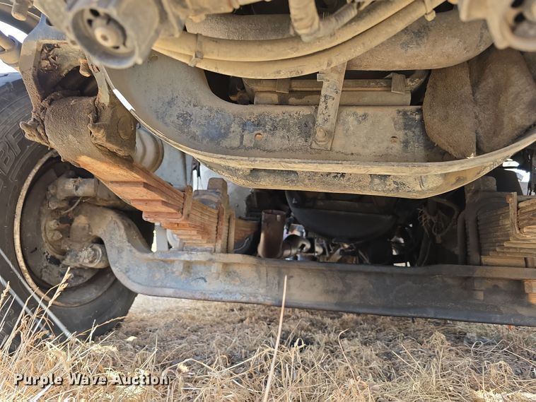 image for item DW3154 2000 Sterling L9500 grapple truck