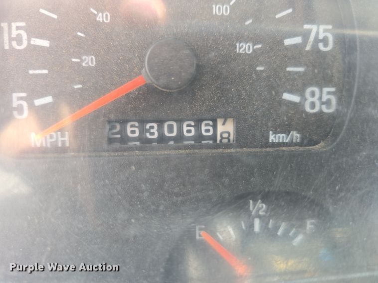 image for item DW3154 2000 Sterling L9500 grapple truck