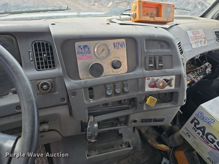 image for item DW3154 2000 Sterling L9500 grapple truck