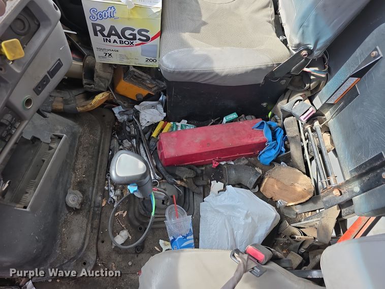 image for item DW3154 2000 Sterling L9500 grapple truck