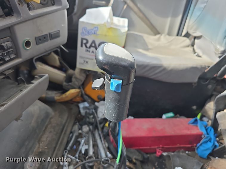 image for item DW3154 2000 Sterling L9500 grapple truck