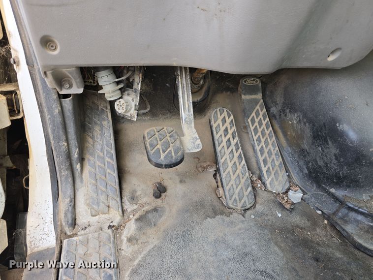 image for item DW3154 2000 Sterling L9500 grapple truck