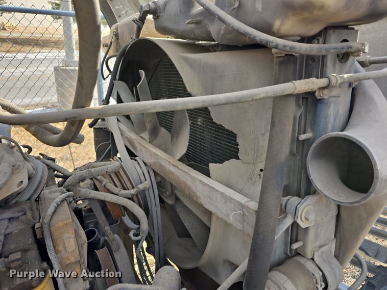 image for item DW3154 2000 Sterling L9500 grapple truck