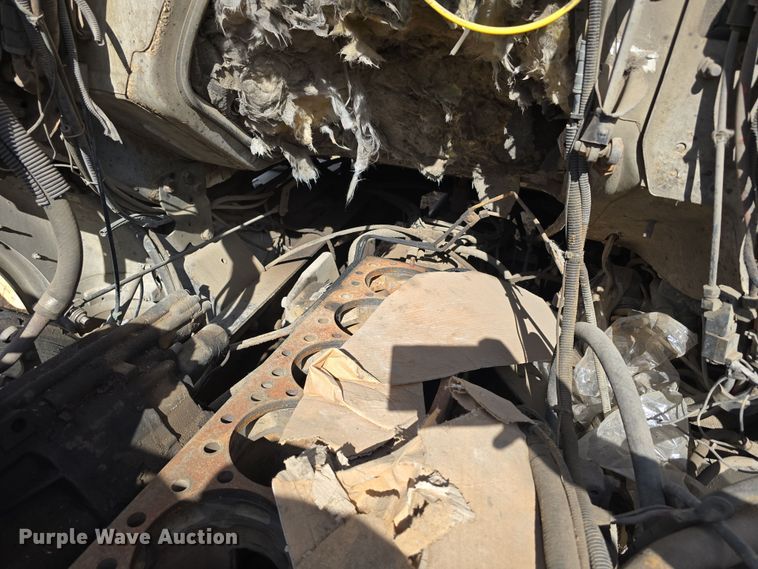 image for item DW3154 2000 Sterling L9500 grapple truck