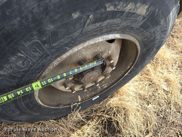 image for item DW3154 2000 Sterling L9500 grapple truck