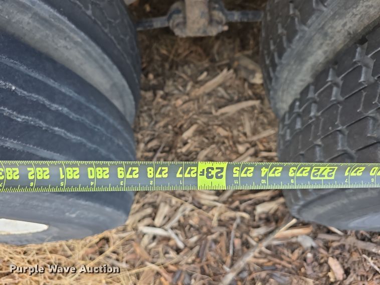 image for item DW3154 2000 Sterling L9500 grapple truck