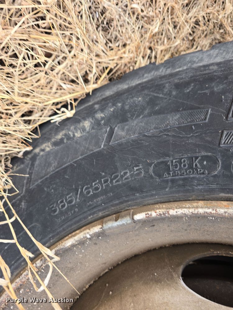 image for item DW3154 2000 Sterling L9500 grapple truck