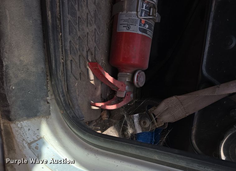 image for item DW3154 2000 Sterling L9500 grapple truck