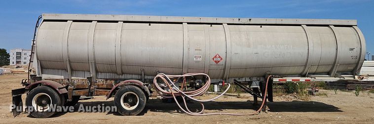image for item DW6603 1960 Heil tank trailer