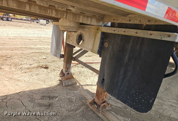 image for item DW6603 1960 Heil tank trailer