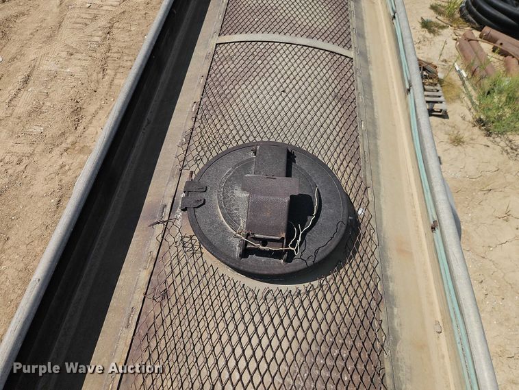 image for item DW6603 1960 Heil tank trailer