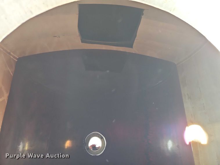 image for item DW6603 1960 Heil tank trailer