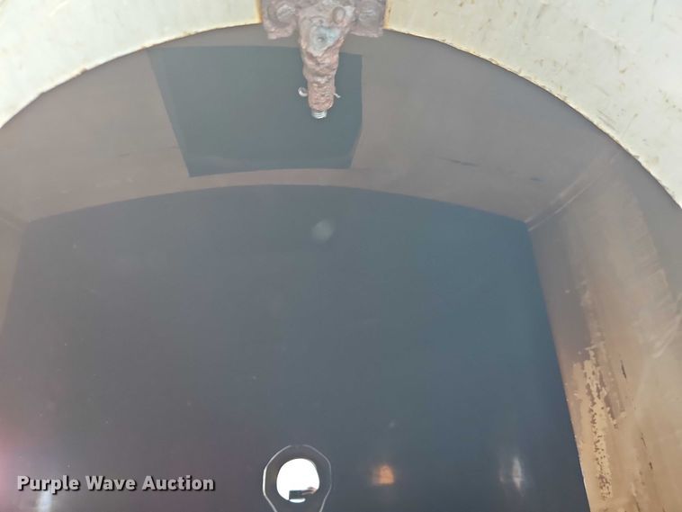 image for item DW6603 1960 Heil tank trailer