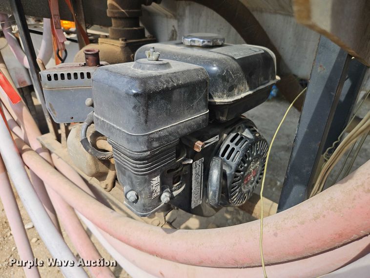 image for item DW6603 1960 Heil tank trailer