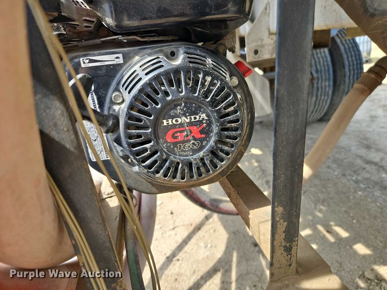 image for item DW6603 1960 Heil tank trailer