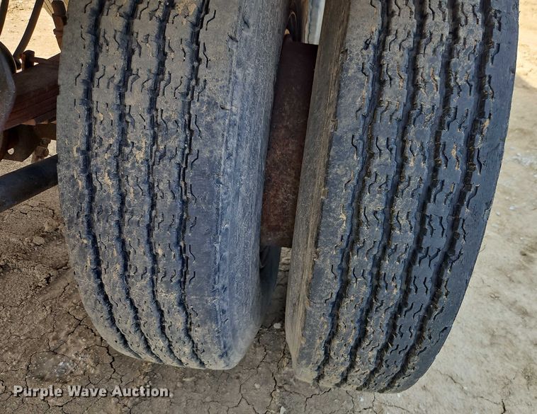 image for item DW6603 1960 Heil tank trailer