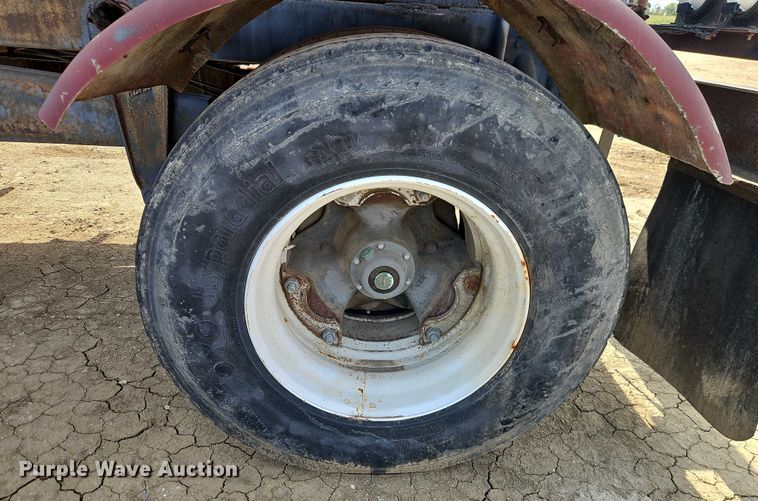 image for item DW6603 1960 Heil tank trailer